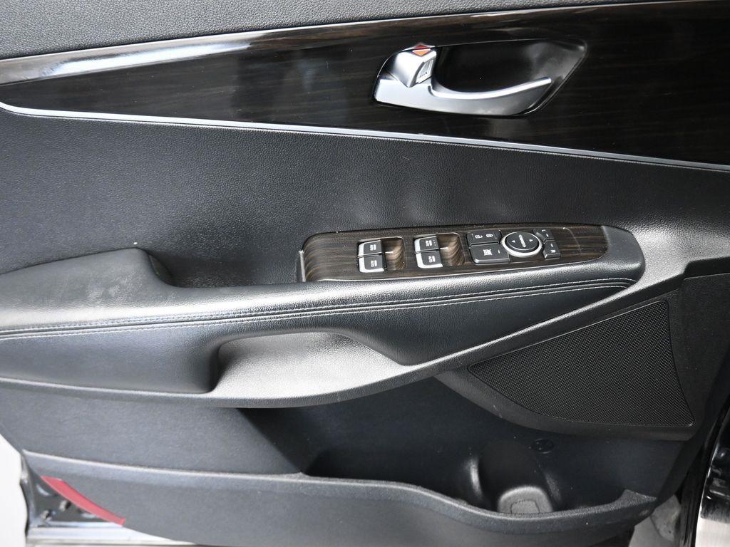 used 2020 Kia Sorento car, priced at $15,799