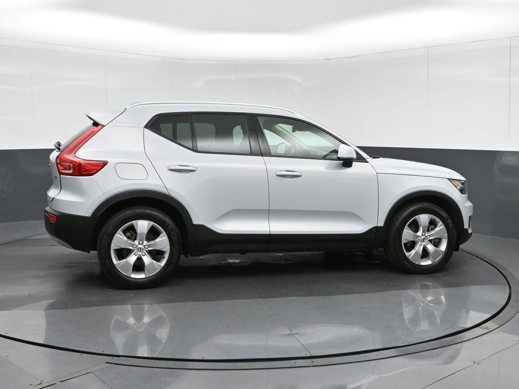 used 2021 Volvo XC40 car, priced at $24,998