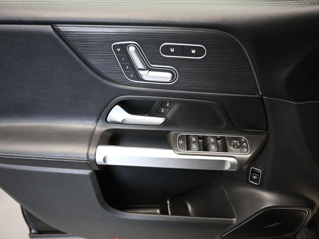 used 2021 Mercedes-Benz GLB 250 car, priced at $25,988