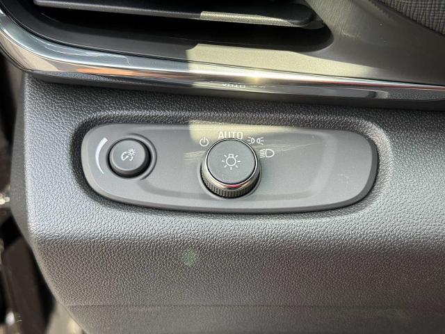 new 2025 Buick Envista car, priced at $26,685