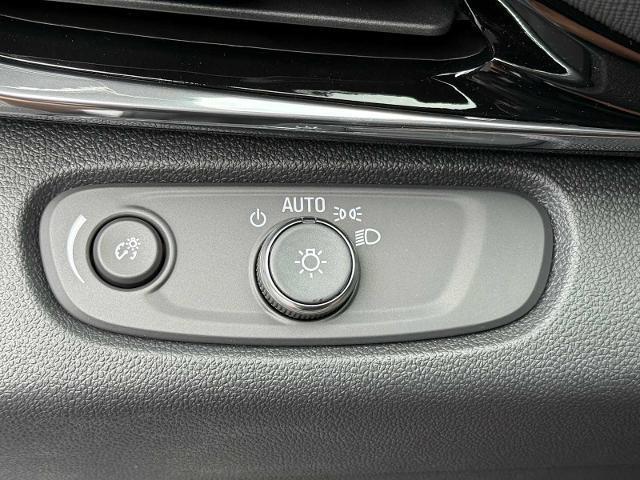 new 2025 Buick Envista car, priced at $30,565