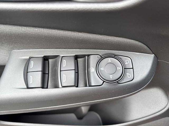 new 2025 Buick Envista car, priced at $26,585