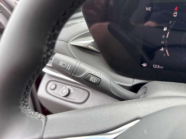 new 2025 Buick Envista car, priced at $26,585