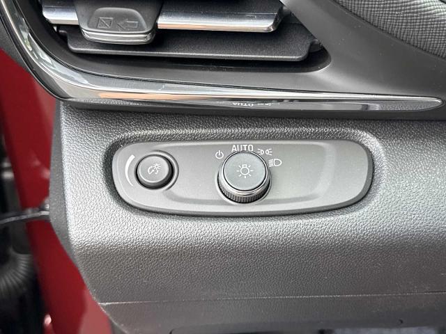 new 2025 Buick Envista car, priced at $26,585