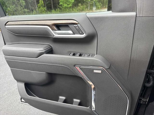new 2025 GMC Sierra 1500 car, priced at $57,175