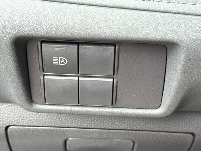used 2022 Toyota Highlander car, priced at $31,985