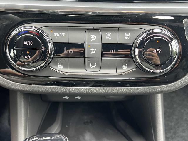 new 2025 Buick Envista car, priced at $30,070