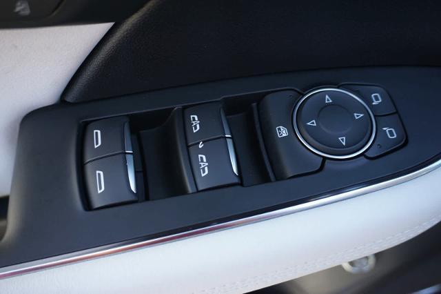 new 2025 Buick Envision car, priced at $43,095