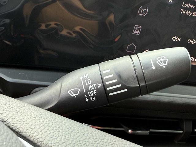 new 2025 Buick Envista car, priced at $23,685