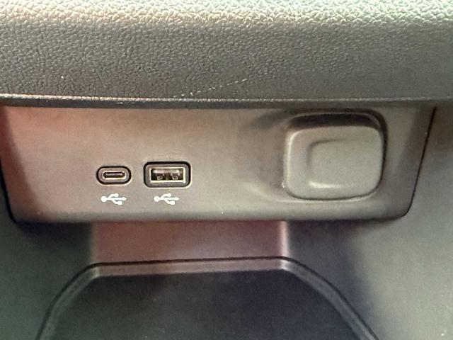 new 2025 Buick Envista car, priced at $23,685