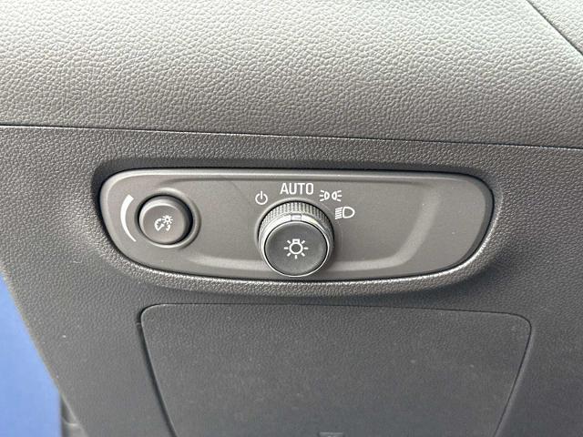 new 2025 Buick Encore GX car, priced at $27,920