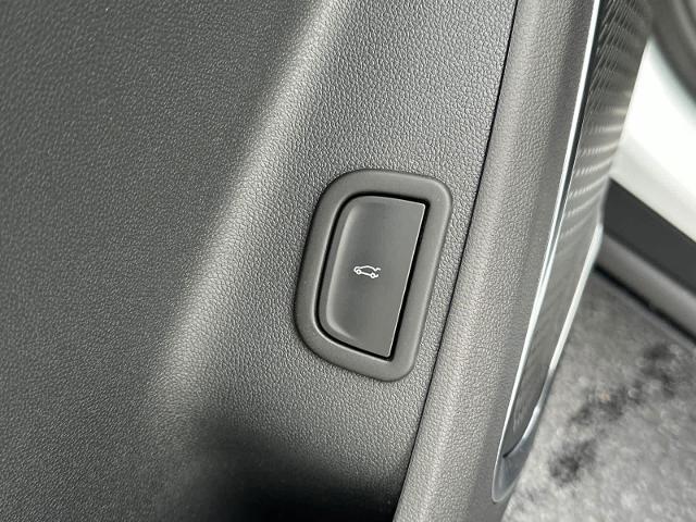 new 2025 GMC Acadia car, priced at $44,230