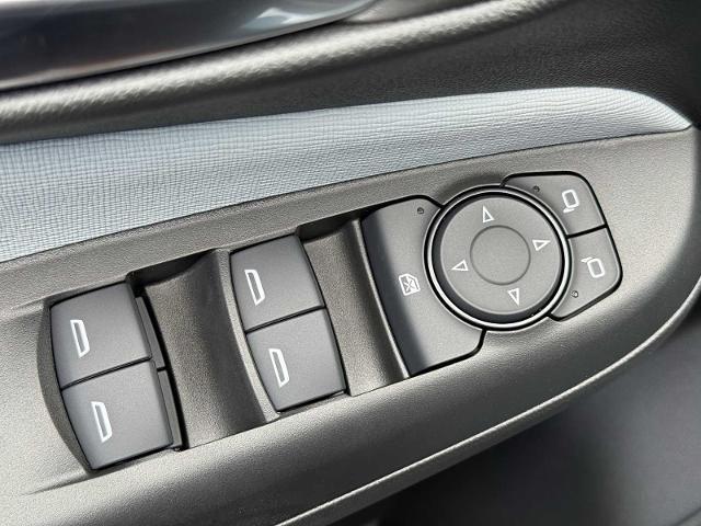 new 2025 Buick Envista car, priced at $26,685
