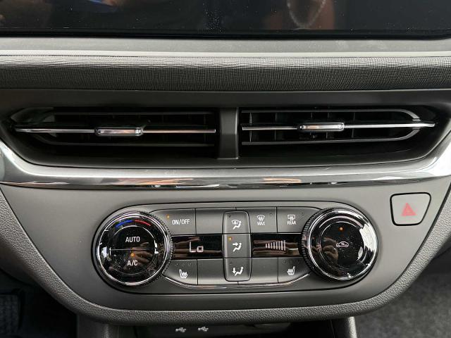 new 2025 Buick Envista car, priced at $26,685