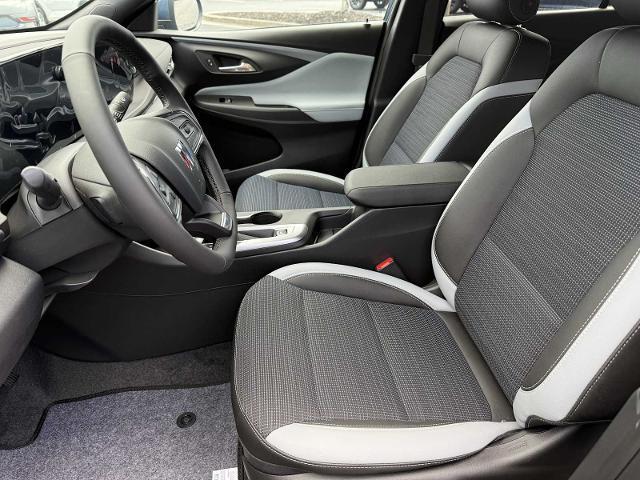 new 2025 Buick Envista car, priced at $26,685