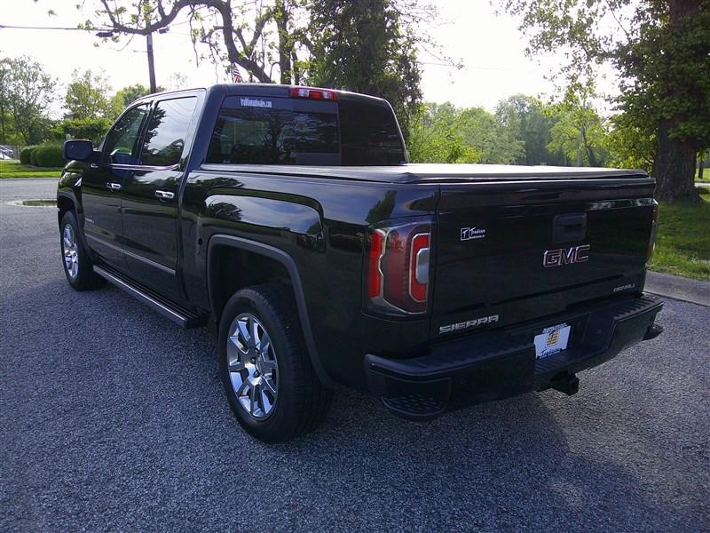 used 2018 GMC Sierra 1500 car, priced at $34,980