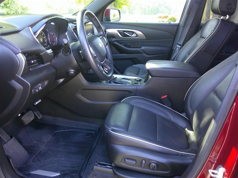used 2023 Chevrolet Traverse car, priced at $34,980