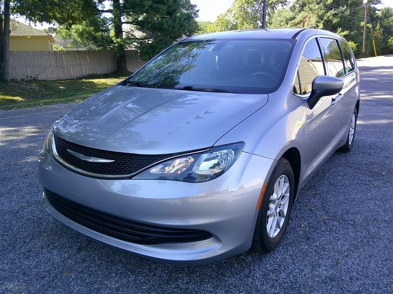 used 2017 Chrysler Pacifica car, priced at $13,980
