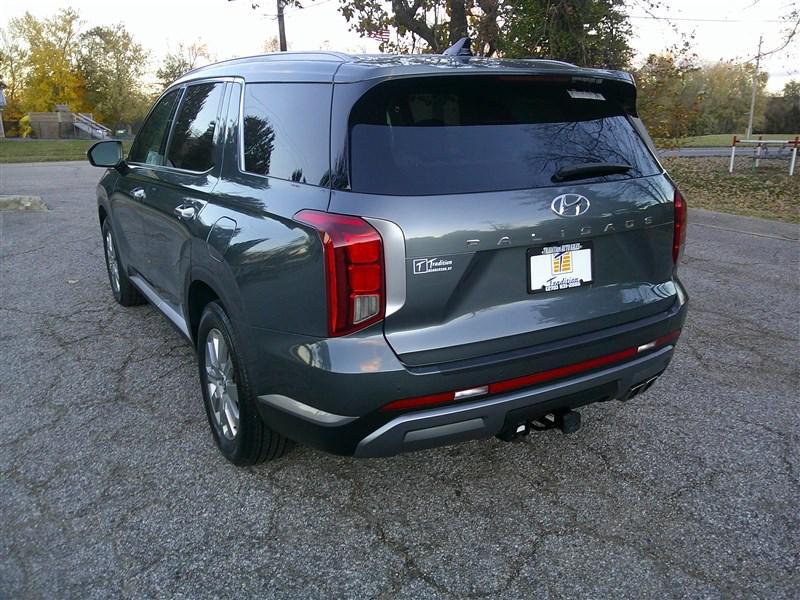 used 2024 Hyundai Palisade car, priced at $35,980