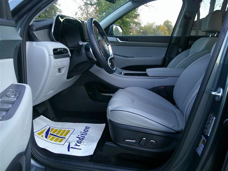 used 2024 Hyundai Palisade car, priced at $35,980