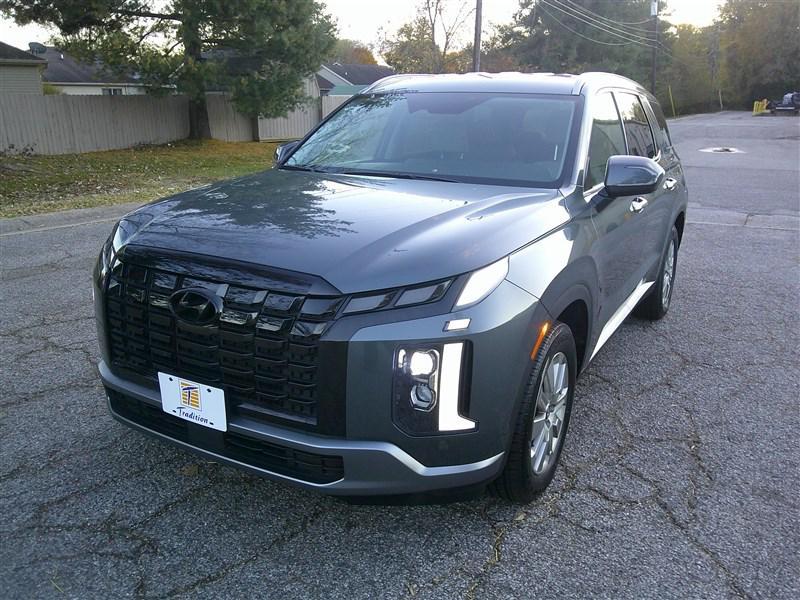 used 2024 Hyundai Palisade car, priced at $35,980