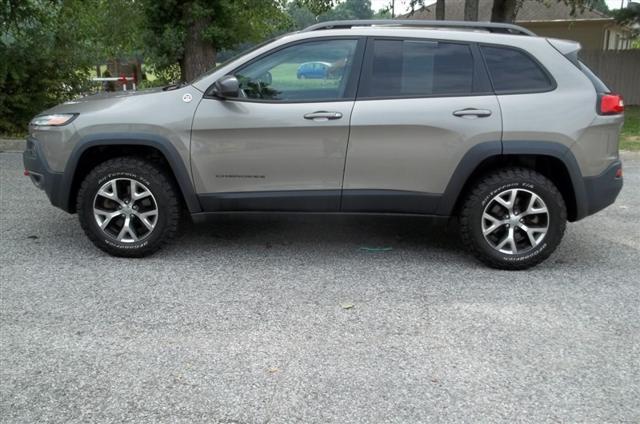 used 2016 Jeep Cherokee car, priced at $11,980