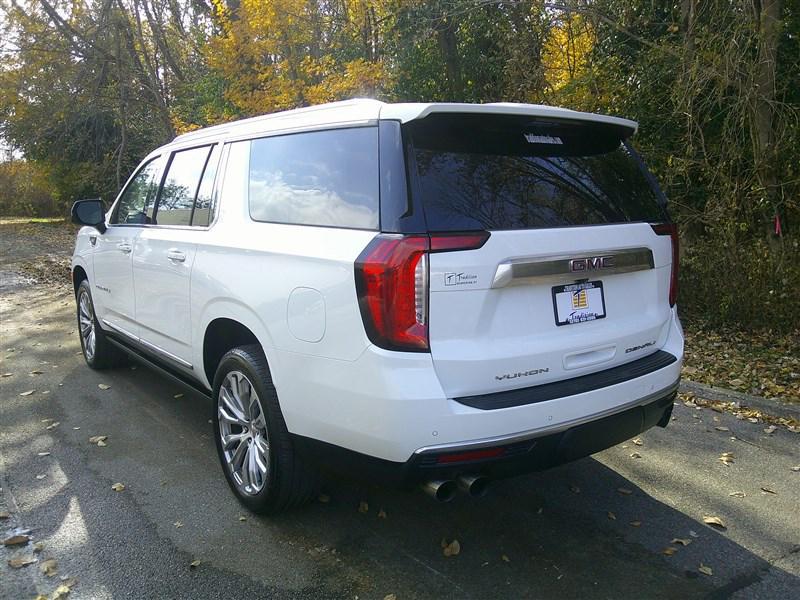 used 2022 GMC Yukon XL car, priced at $49,980