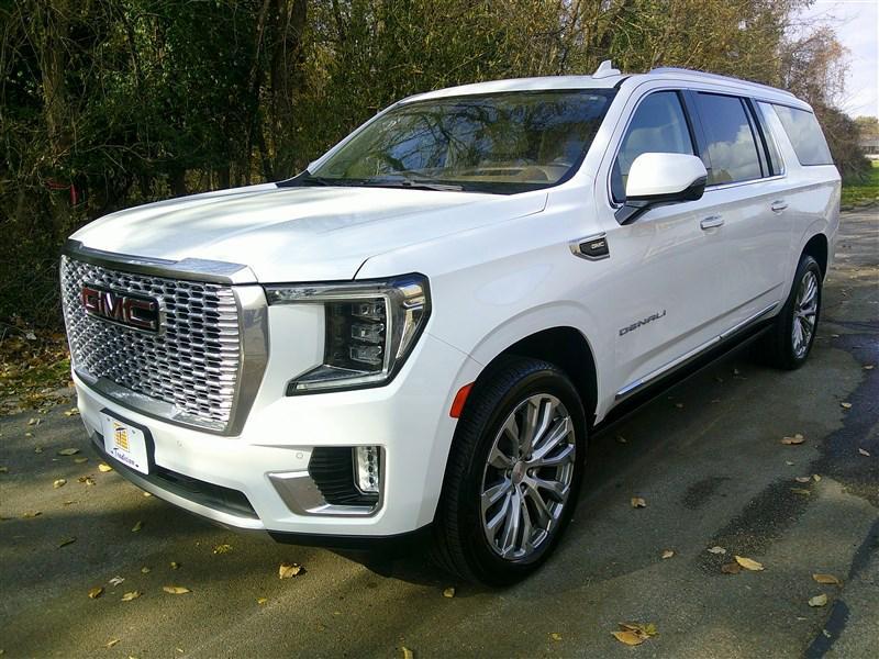 used 2022 GMC Yukon XL car, priced at $49,980