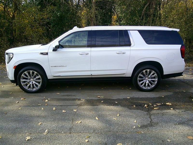 used 2022 GMC Yukon XL car, priced at $49,980