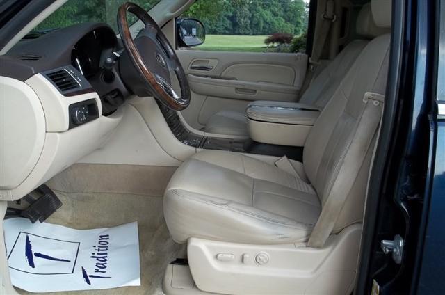 used 2007 Cadillac Escalade car, priced at $6,980