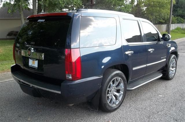 used 2007 Cadillac Escalade car, priced at $6,980