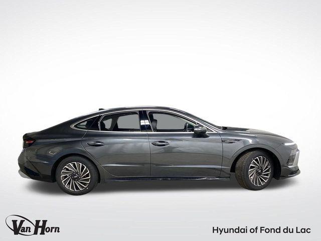 new 2025 Hyundai Sonata Hybrid car, priced at $38,000