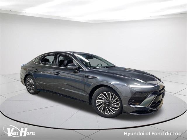 new 2025 Hyundai Sonata Hybrid car, priced at $38,000