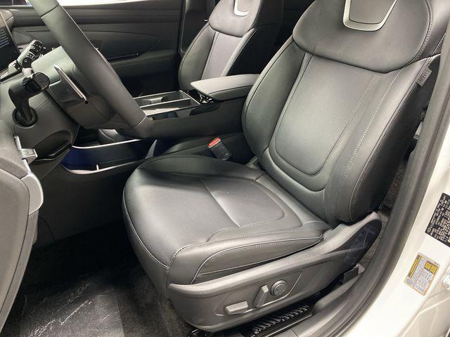 new 2025 Hyundai TUCSON Hybrid car, priced at $42,630
