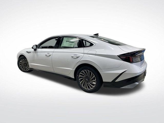 new 2025 Hyundai Sonata Hybrid car, priced at $32,487