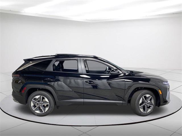 new 2025 Hyundai Tucson Hybrid car, priced at $35,995