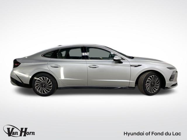 new 2025 Hyundai Sonata Hybrid car, priced at $37,875