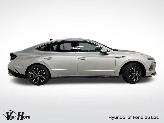 new 2025 Hyundai Sonata car, priced at $29,819