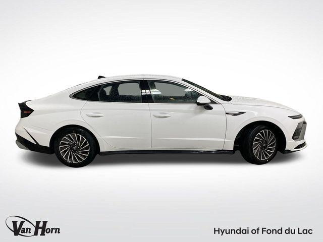 new 2025 Hyundai Sonata Hybrid car, priced at $32,404