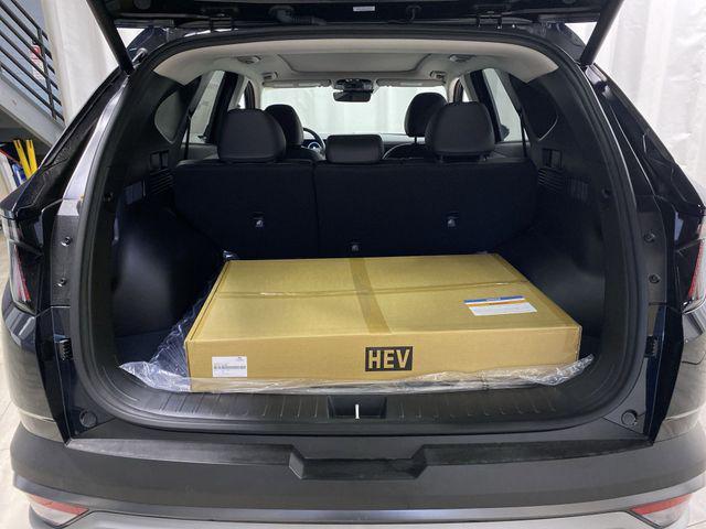 new 2025 Hyundai TUCSON Hybrid car, priced at $37,040