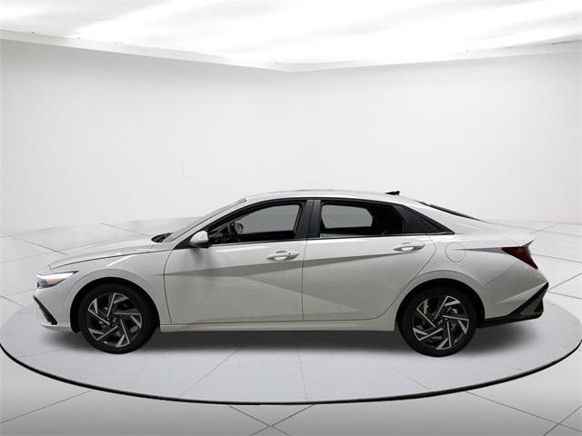 new 2025 Hyundai Elantra car, priced at $26,644