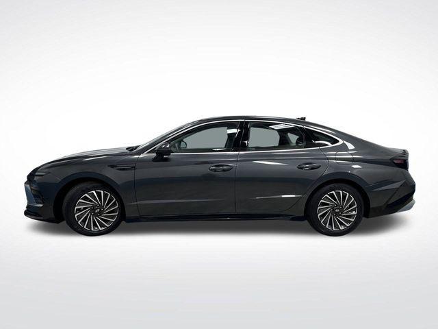used 2024 Hyundai Sonata Hybrid car, priced at $27,215