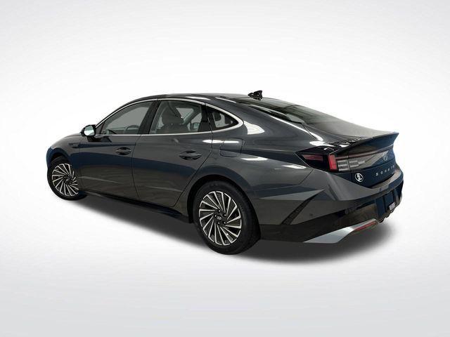 used 2024 Hyundai Sonata Hybrid car, priced at $27,215