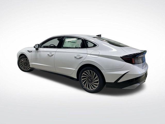 new 2025 Hyundai Sonata Hybrid car, priced at $32,422
