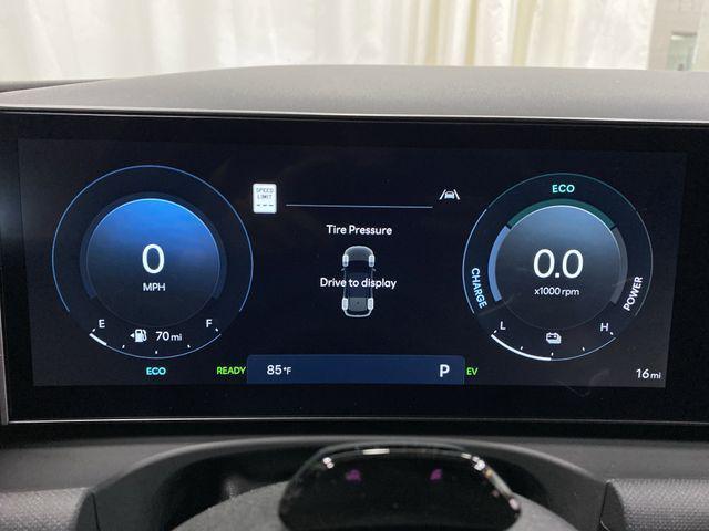 new 2025 Hyundai TUCSON Hybrid car, priced at $37,560