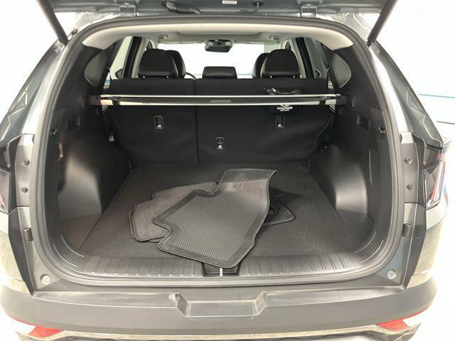 used 2024 Hyundai TUCSON Hybrid car, priced at $32,000