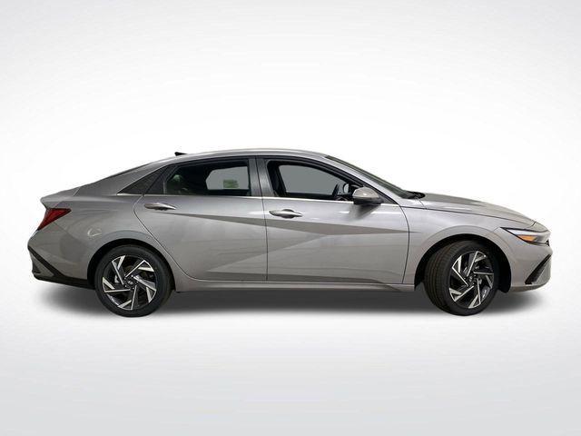 new 2025 Hyundai Elantra car, priced at $30,534
