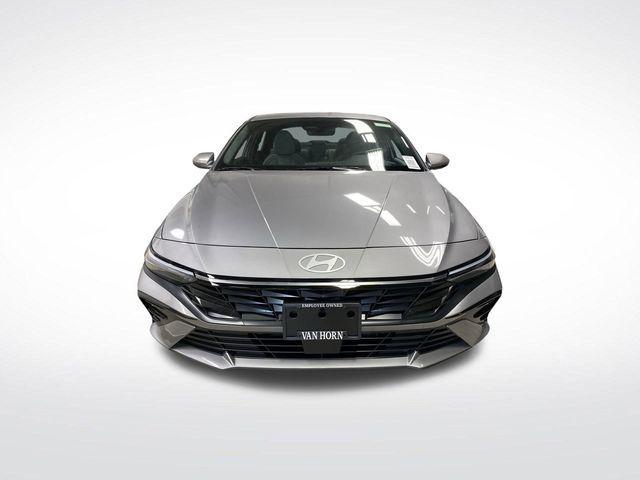 new 2025 Hyundai Elantra car, priced at $30,534