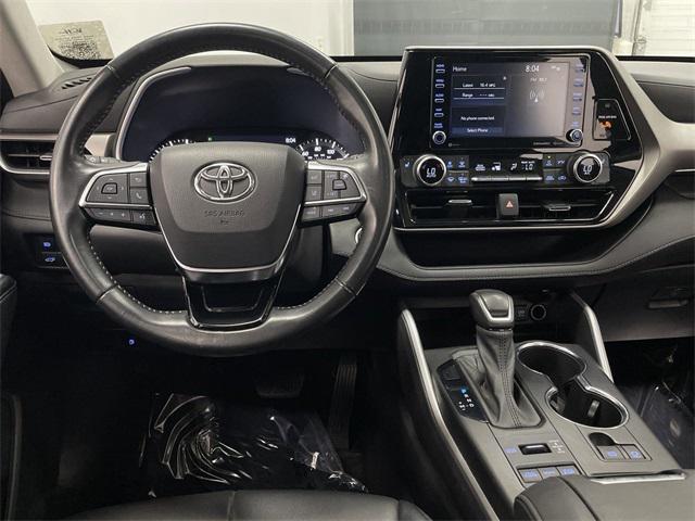 used 2021 Toyota Highlander car, priced at $34,424