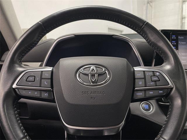 used 2021 Toyota Highlander car, priced at $34,424